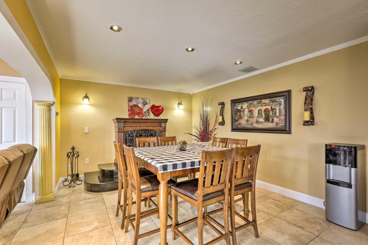 Cozy Home In Heart Of Tampa With Lanai And Pool! エクステリア 写真