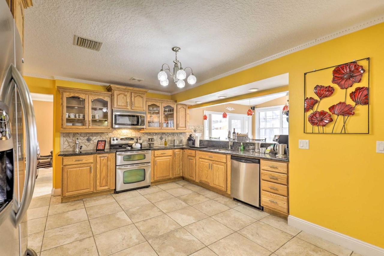 Cozy Home In Heart Of Tampa With Lanai And Pool! エクステリア 写真