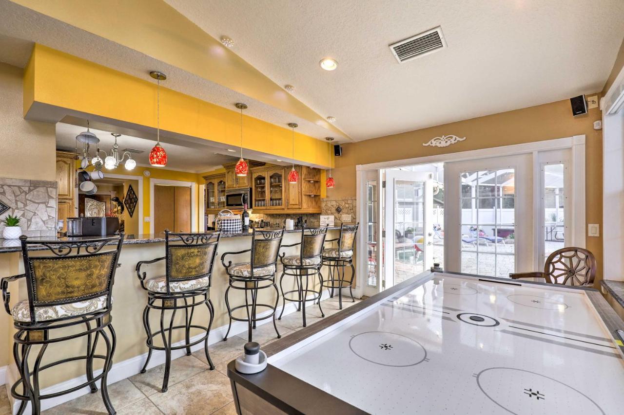 Cozy Home In Heart Of Tampa With Lanai And Pool! エクステリア 写真
