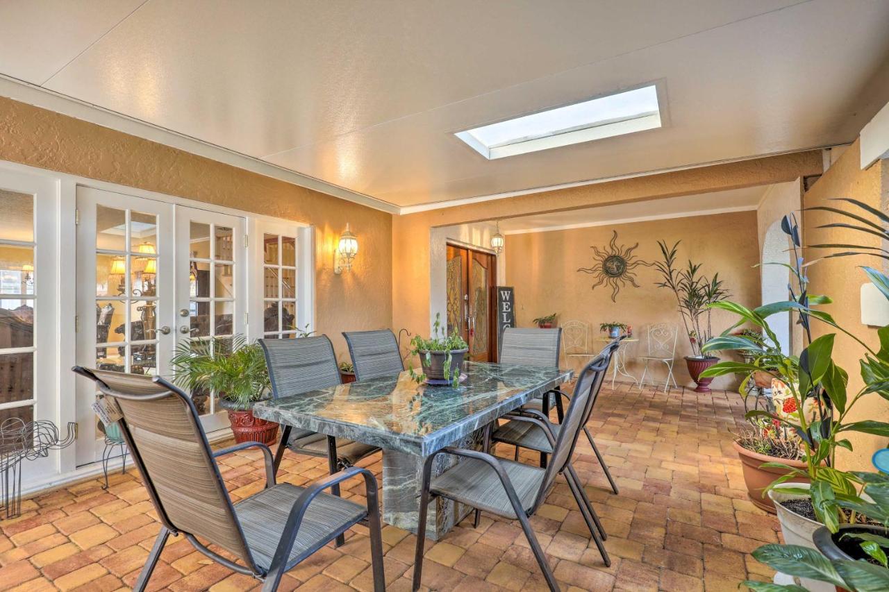 Cozy Home In Heart Of Tampa With Lanai And Pool! エクステリア 写真